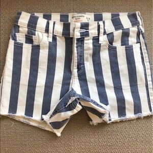 🚨ABERCROMBIE KIDS - Striped Midi Shorts